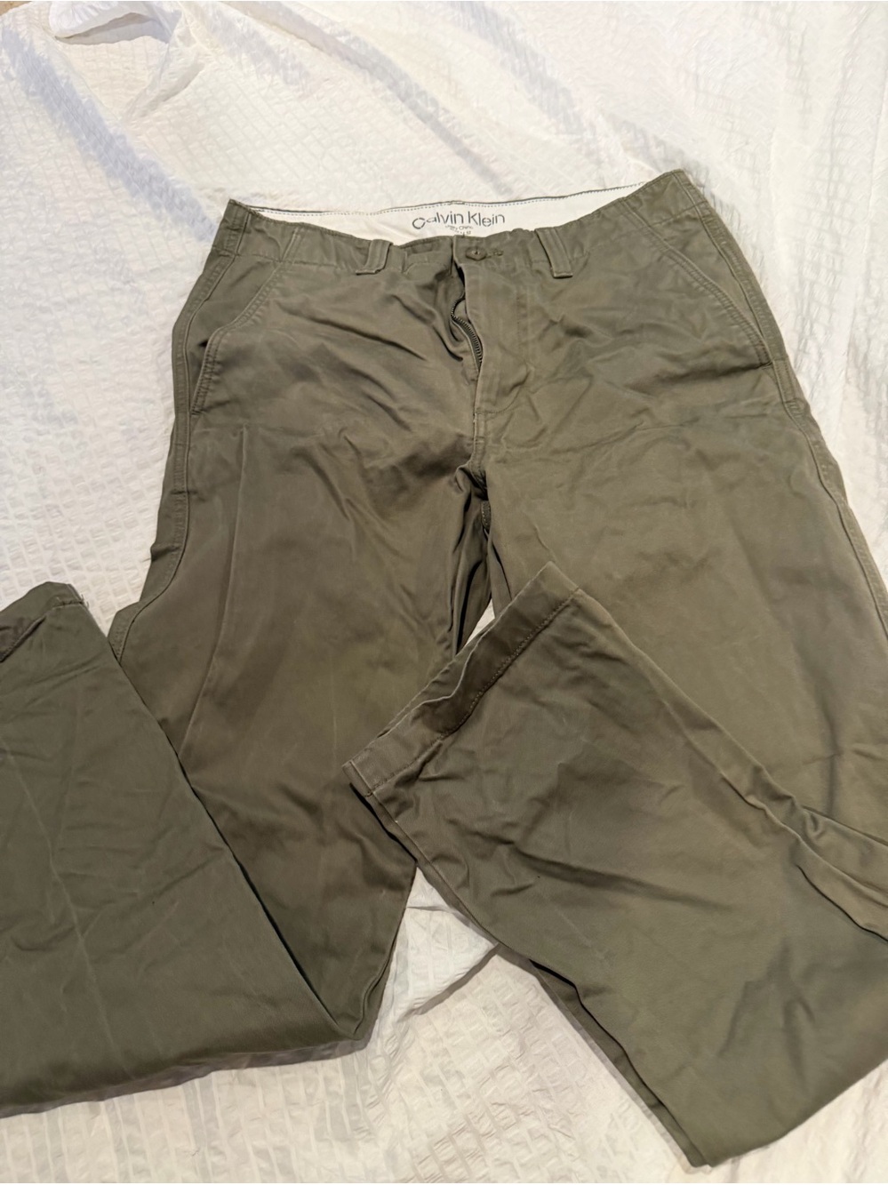 Calvin Klein Men's Olive Chino Pants - Classic Flat-Front